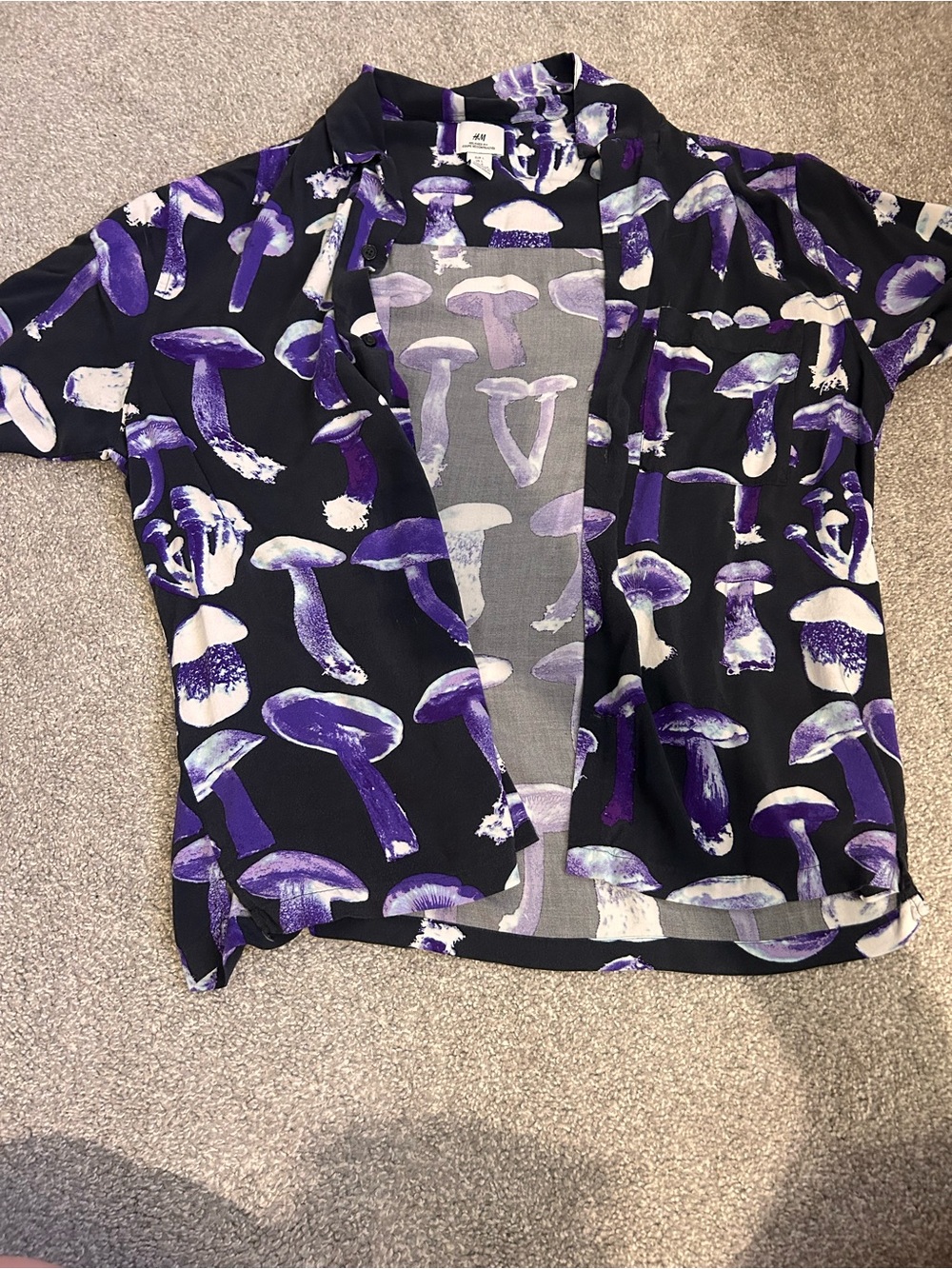 H&M Purple Mushroom Print Short-Sleeve Shirt Men’s